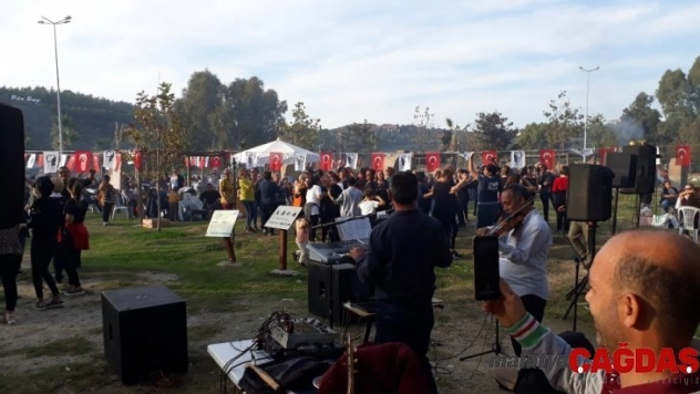 Gerçek Kuşadalılar Grubu, Ada Göl'de bir araya geldi.