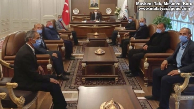 Gerger'in muhtarları Vali Çuhadar ile görüştü