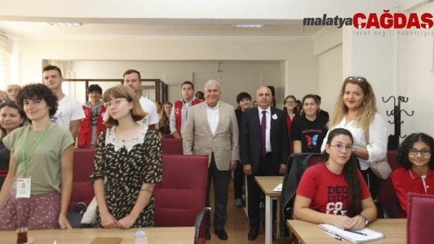 Geri dönüşüme Başkan Atay'dan destek