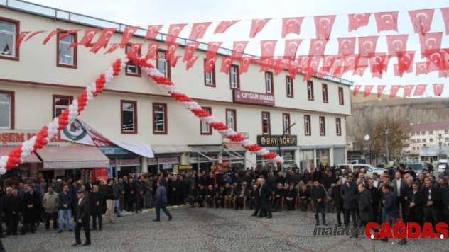 Gevaş'ta 300 kişinin istihdam edildiği fabrika törenle açıldı