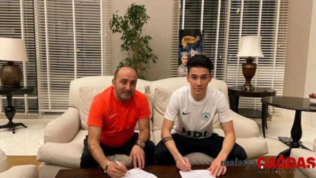 Giresunspor, Ertuğrul Şenlikoğlu'nu renklerine bağladı