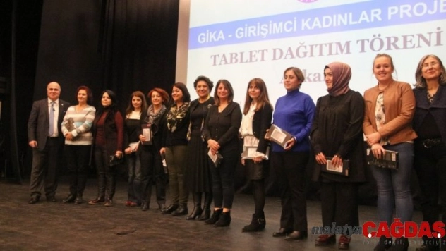 Girişimci kadınlara tablet desteği