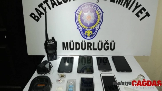 Gizli kaçış noktaları bulunan eve operasyon: 7 gözaltı