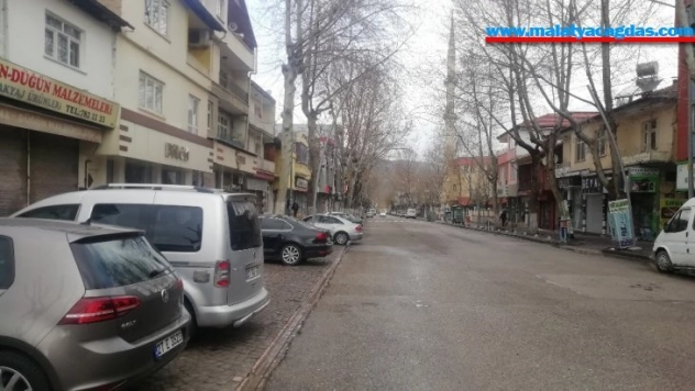 Gölbaşı ilçesinde cadde ve sokaklar boşaldı