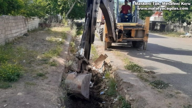 Gölbaşı'nda kanallar temizleniyor