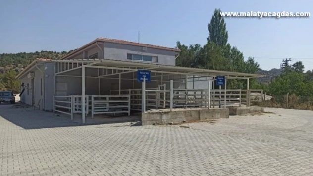 Gölbaşı'nda mezbaha bayrama hazır