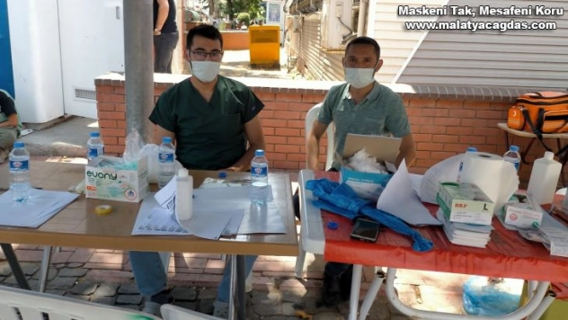 Gölbaşı'nda mobil aşı standı kuruldu