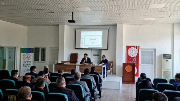 Gölbaşı'nda okulların değerlendirme toplantısı