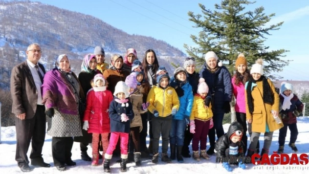 Görme engelli öğrenciler karın keyfini çıkardı