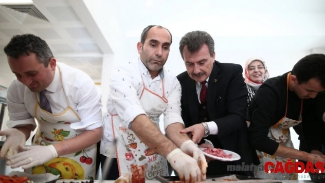 Görme engelliler, pizza yaparak hünerlerini sergiledi