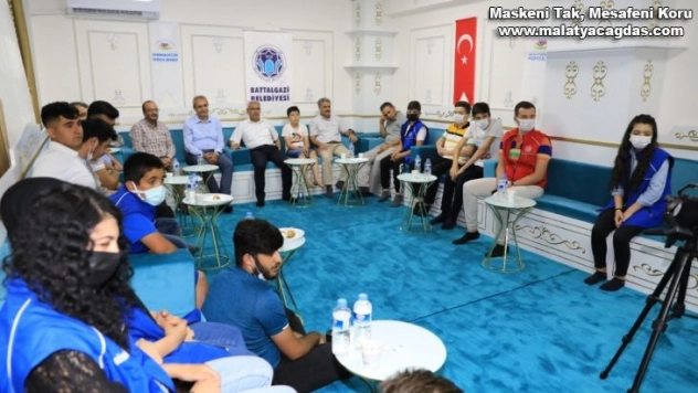 Güder, gençlerle buluştu