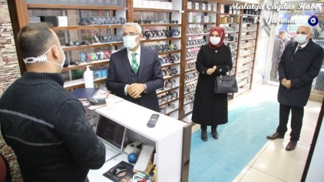 Başkan Güder, İnönü Caddesi esnafını gezdi