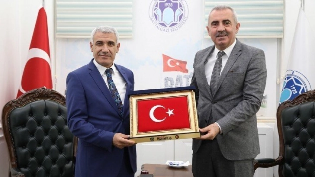 Güder'den katılımcı belediyecilik vurgusu