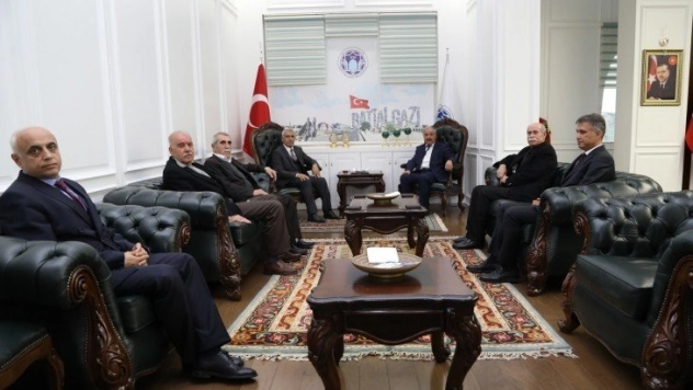 Güder'e 'hayırlı olsun' ziyaretleri sürüyor