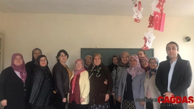 Güdüllü köyünde 'Kadın Giyim Modelist Yardımcısı' kursu açıldı