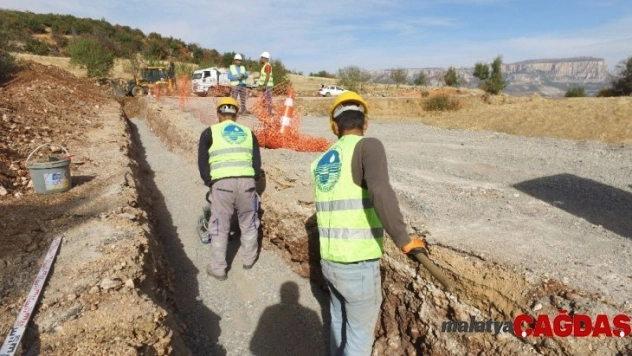 Gülnar'da su sorunu yaşayan mahalleler içme suyuna kavuşuyor