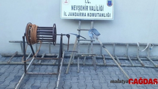 Gülşehir'de kaçak kazı yapan 4 kişi suçüstü yakalandı