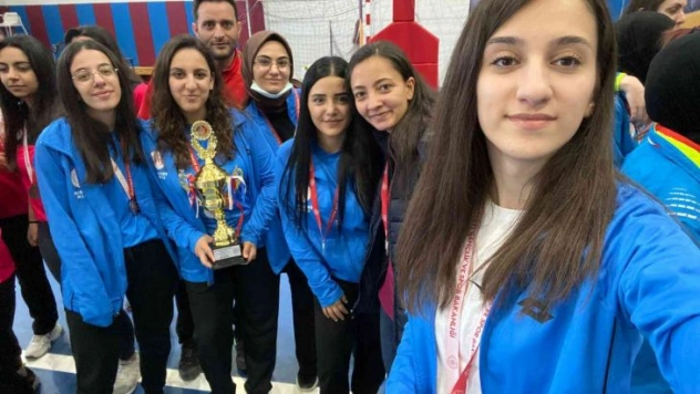 Gümüş kupa Erzurum'a