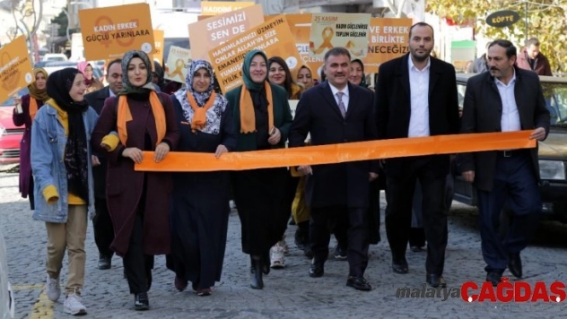 Gümüşhane'de kadına yönelik şiddetle mücadele için yürüdüler