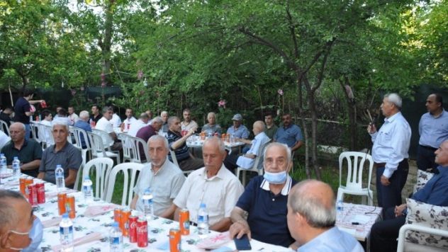 Günata Ailesi Yıllık Akraba İstişare Toplantısı Yaparak Türkiye'ye Örnek Oluyor