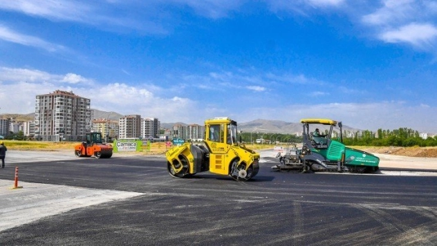 Güngör Caddesi asfaltlanıyor