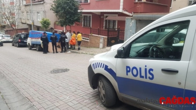 Güngören'de kamyonetin altında erkek cesedi bulundu