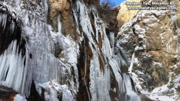 Günpınar Şelalesi dondu