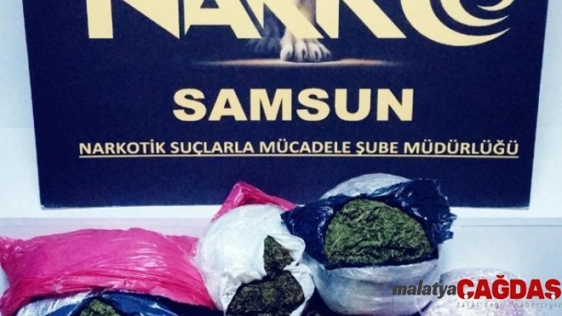 Gürcistan plakalı tırda 12 kilo esrar ele geçti: 3 gözaltı