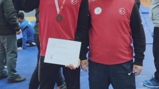 Güreşte Türkiye 3.'sü Elazığ'dan