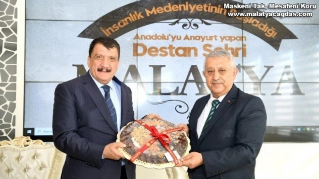 Gürkan, Başkan Zeybek'i ağırladı