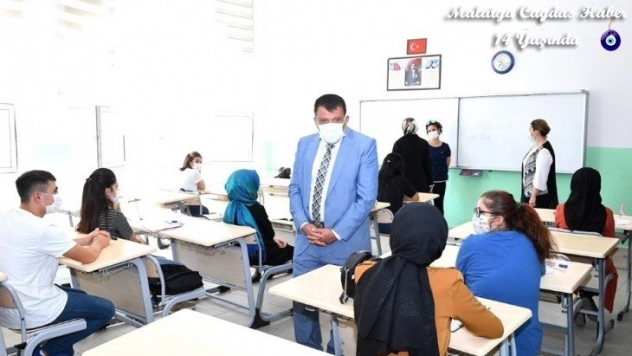 Gürkan, üniversite adaylarıyla buluştu