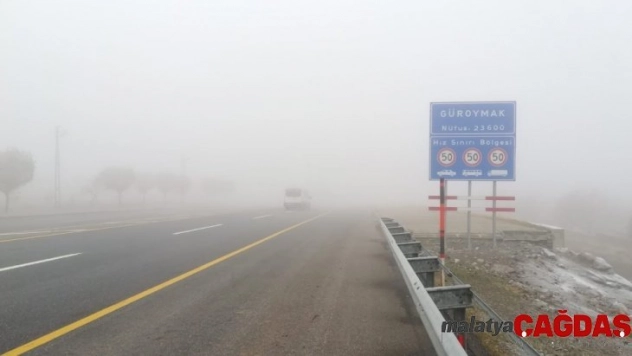 Güroymak'ta yoğun sis hayatı olumsuz etkiledi
