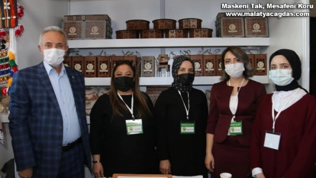 Gürünlü kadınların ürettiği doğal ürünler vatandaşların beğenisine sunuldu