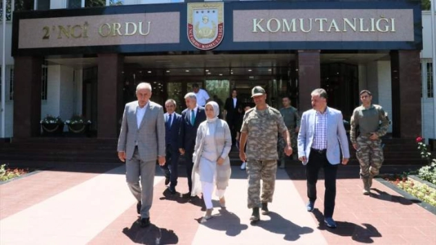 Çalık'tan 2. Ordu Komutanı Temel'e ziyaret