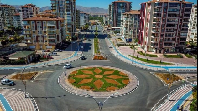 Mıhlıdut'un Gecesi Gündüzü Ayrı Bir Güzel