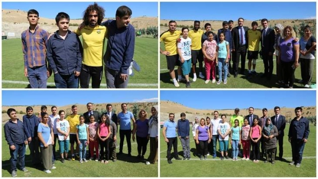 Evkur Yenimalatyaspor'un İdmanını Ziyaret Etti