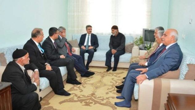 Vali Aydın Baruş Şehit Ailelerini Ziyaret Etti