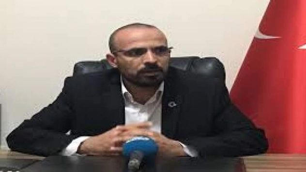 Başkan Geçen, 'Kıbleye Bakıyor Heykel Kaldırılsın'