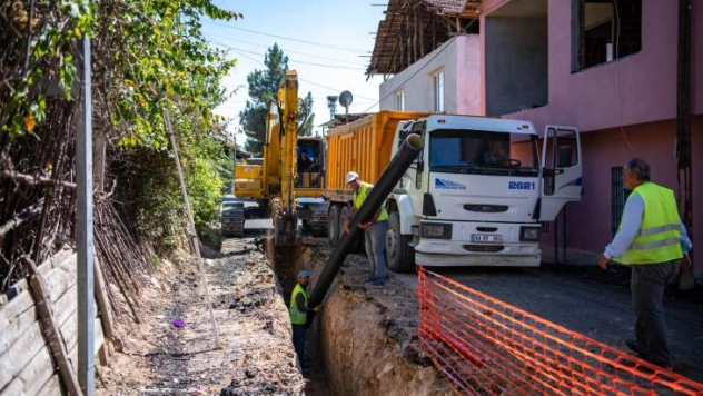 Hasırcılar Mahallesi'ne kanalizasyon hattı döşeniyor