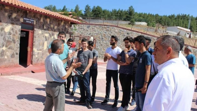 Bu Gençler Herkesi Daha Çok Merhametli Olmaya Davet Ediyor