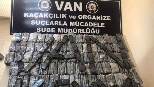 Van'da cep telefonu kaçakçılığı