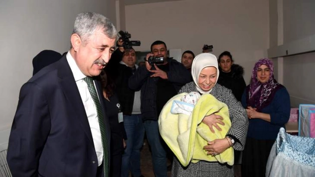 Başkan Polat Yeni Yılın İlk Saatlerinde Ziyaretlerde Bulundu