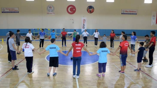 Kaban, ''Fırsat verirseniz her çocuk başarır''