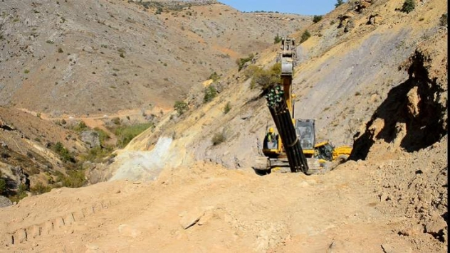Düzce ve Budak Mahallelerinde İsale Hattı Çalışmaları devam Ediyor