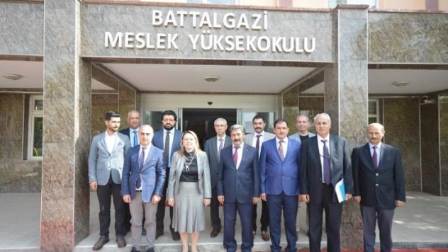 Rektör Prof. Dr. Karabulut: 'Öğrencileri bilimsel çalışmalara dahil edeceğiz'