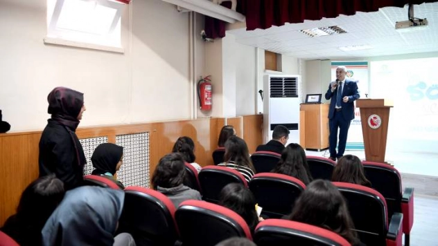 Başkan Polat,'İyi Bir İnsan Olmak İçin Çabalayın'