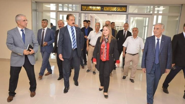 Keskin: 'Turgut Özal Üniversitenin her zaman yanındayız'