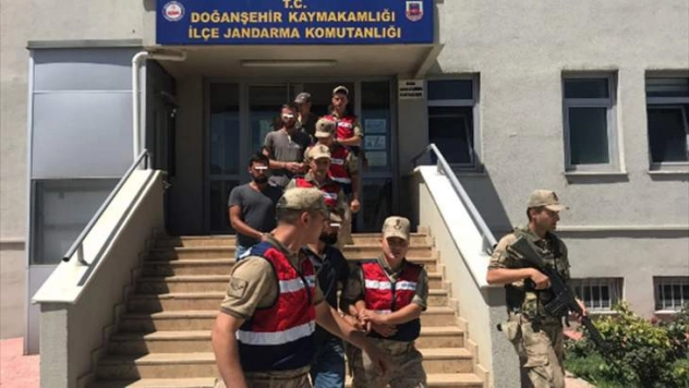 Merada Hint keneviri yetiştiren 4 şüpheli tutuklandı