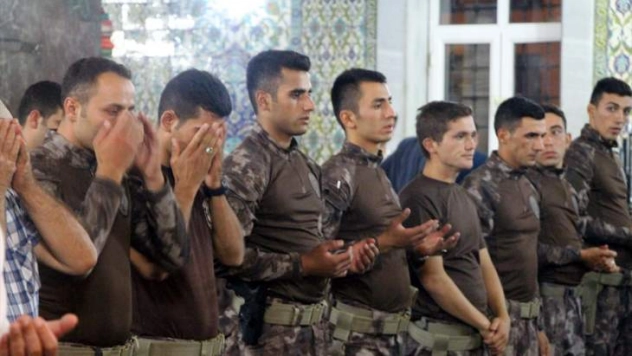 Şehit Düşen Meslektaşları İçin Mevlit Okuttu