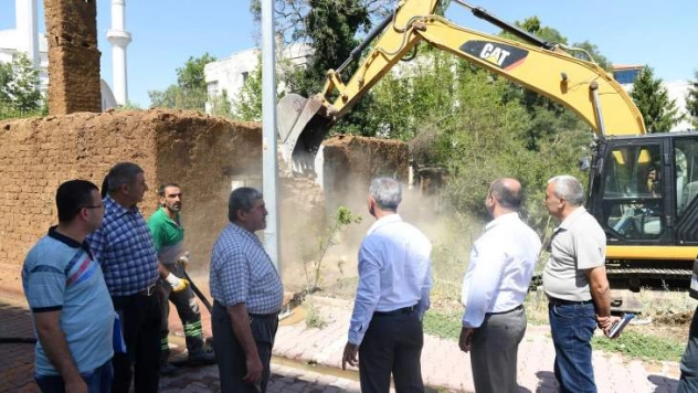 201 Adet Metruk Binanın Yıkımı Gerçekleştirdi